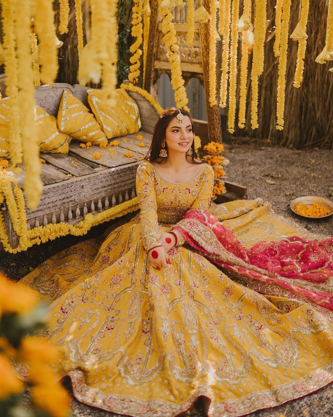 Hania Amir x Dananeer - Mah-e-Mir Lehenga Choli Dupatta Set | COD | 60% OFF