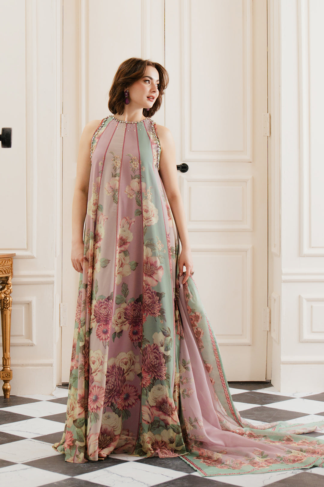 hania amir silk dress Hania Aamir Looks Beautiful in Muse Luxe's Block Printed Raw Silk Dress