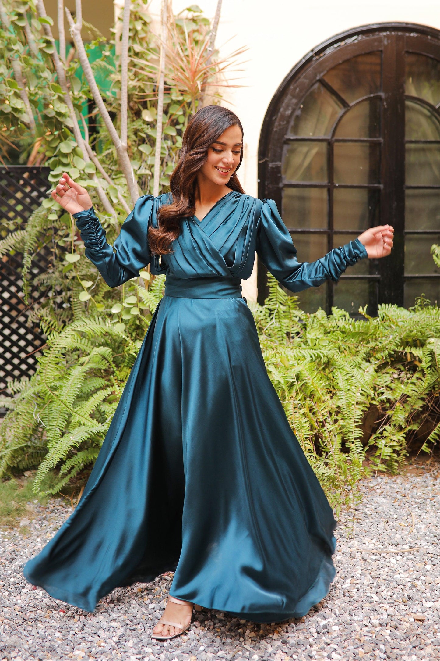 Iqra Aziz - Carla Maxi - COD | 30% OFF