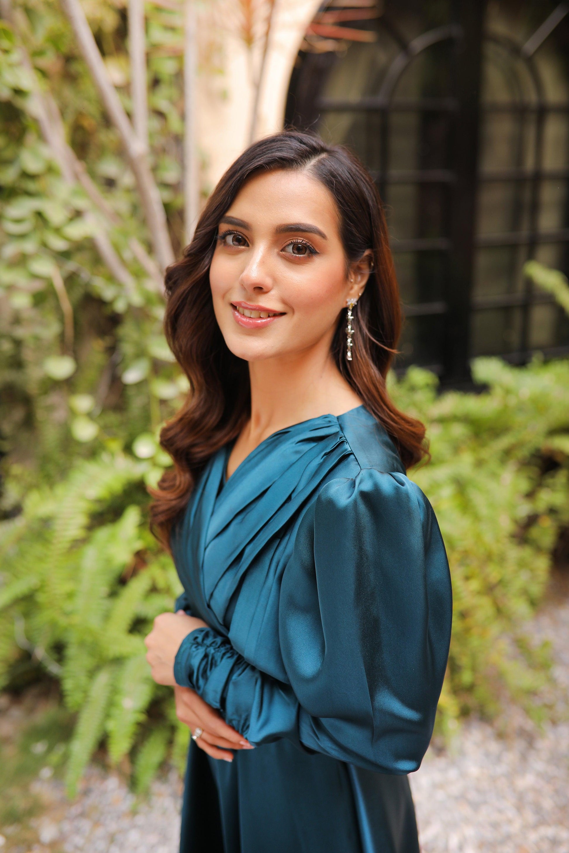 iqra aziz green dress Iqra Aziz - Carla Maxi - COD