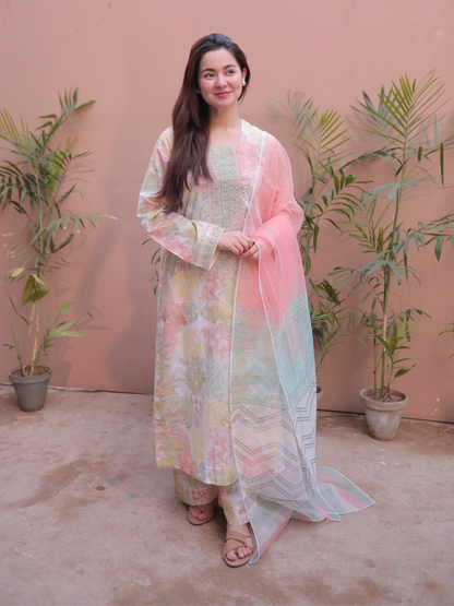 Hania Aamir - Pink Blush - COD | 20% OFF