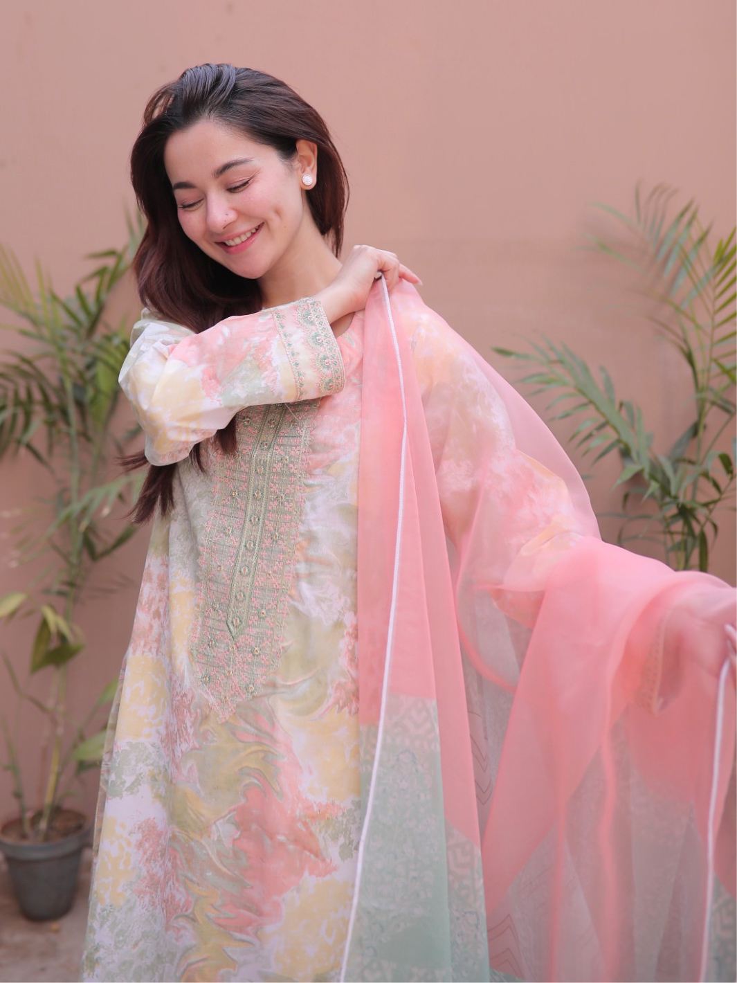 Hania Aamir - Pink Blush - COD | 20% OFF