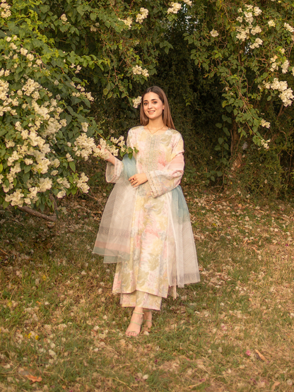 Hania Aamir - Pink Blush - COD | 20% OFF