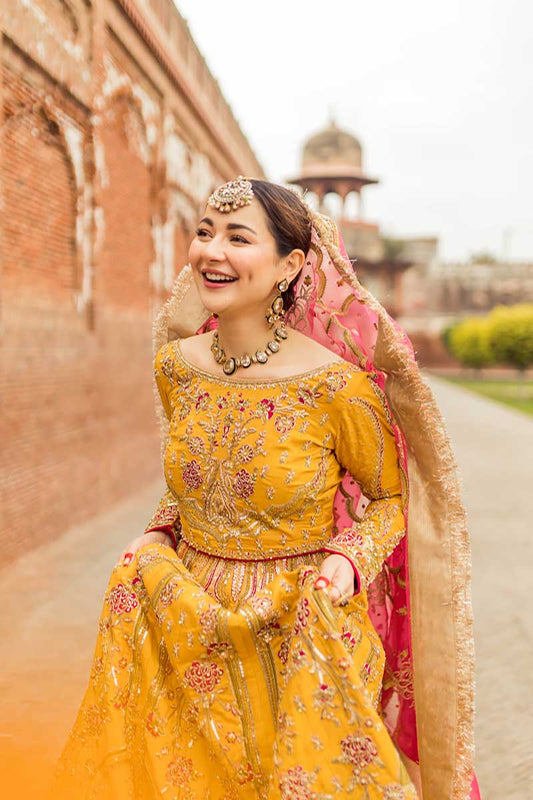 Hania Amir - Mah-e-Mir Lehenga Choli Dupatta Set | 60% OFF