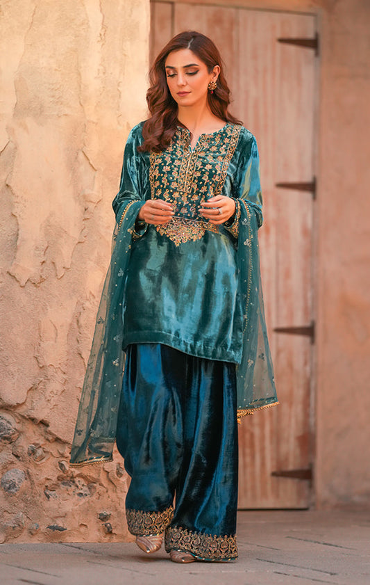 Maya Ali -  Sea Green Velvet Shirt, Trouser with Dupatta | 60% OFF