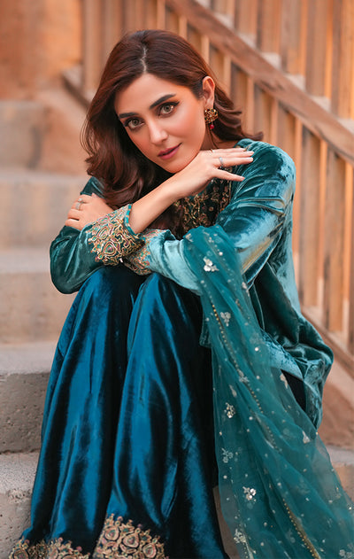 Maya Ali -  Sea Green Velvet Shirt, Trouser with Dupatta | 60% OFF