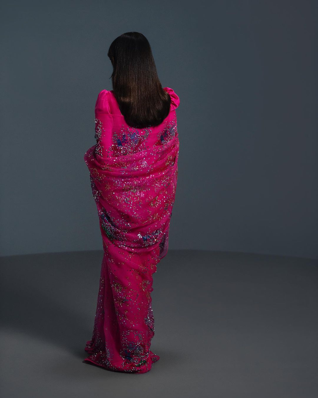 MAHIRA KHAN - CAMELLIA PINK EMBELLISHED ORGANZA Saree | 70% OFF | Reshmi Shirt | Reshmi Sari