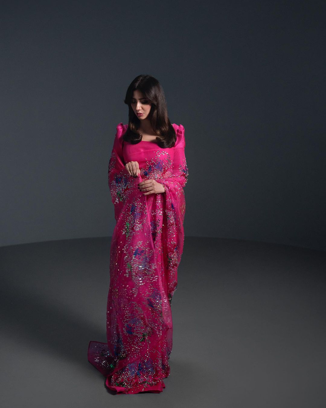 MAHIRA KHAN - CAMELLIA PINK EMBELLISHED ORGANZA Saree | 70% OFF | Reshmi Shirt | Reshmi Sari