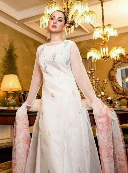 Hania Aamir - White Maxi and Dupatta set | 50% OFF